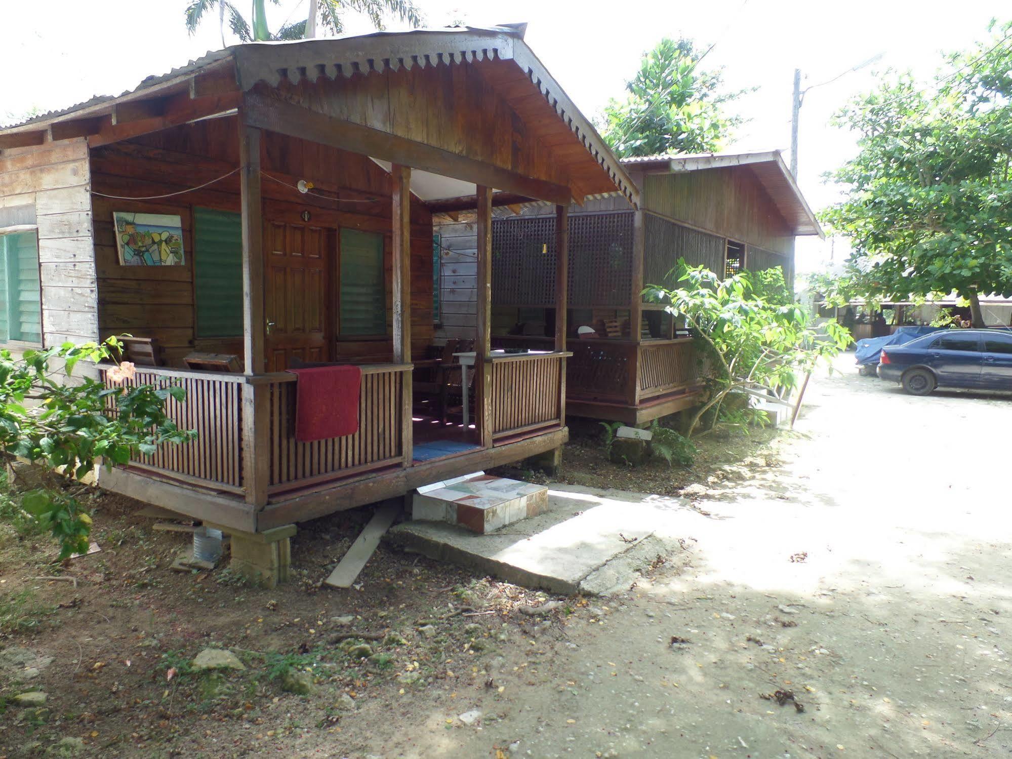 Beach Road Cottages At Jah Bs Negril Exterior photo